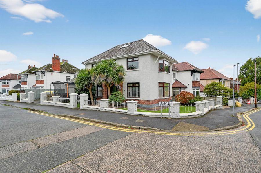 1 Thornhill Crescent