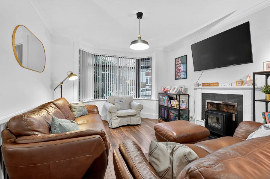 1 Thornhill Crescent