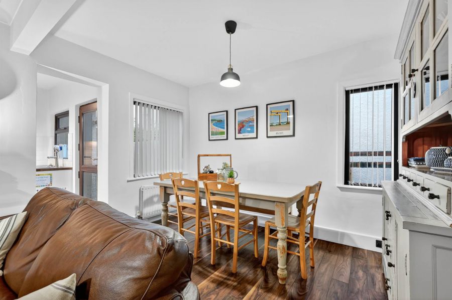 1 Thornhill Crescent