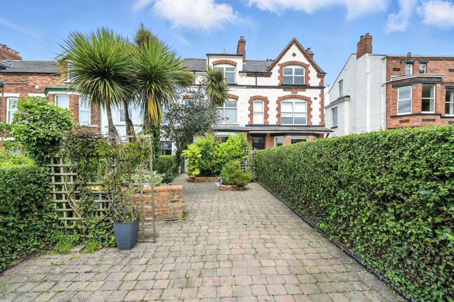 100 Upper Newtownards Road