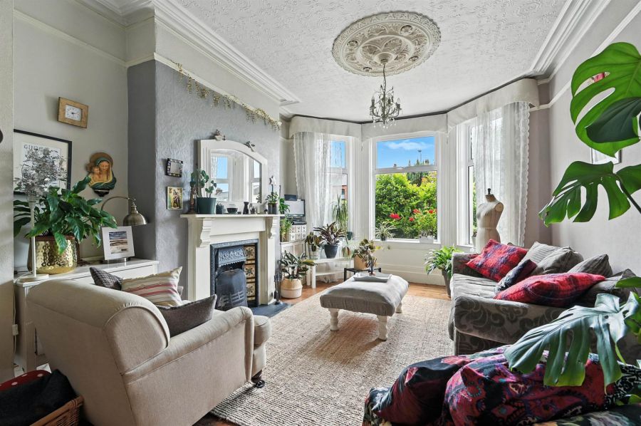100 Upper Newtownards Road