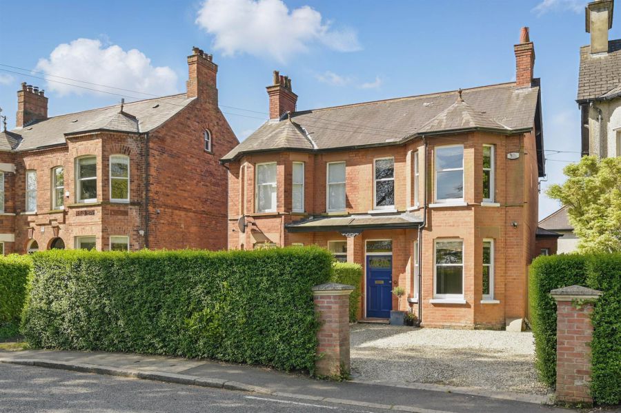 84 Earlswood Road