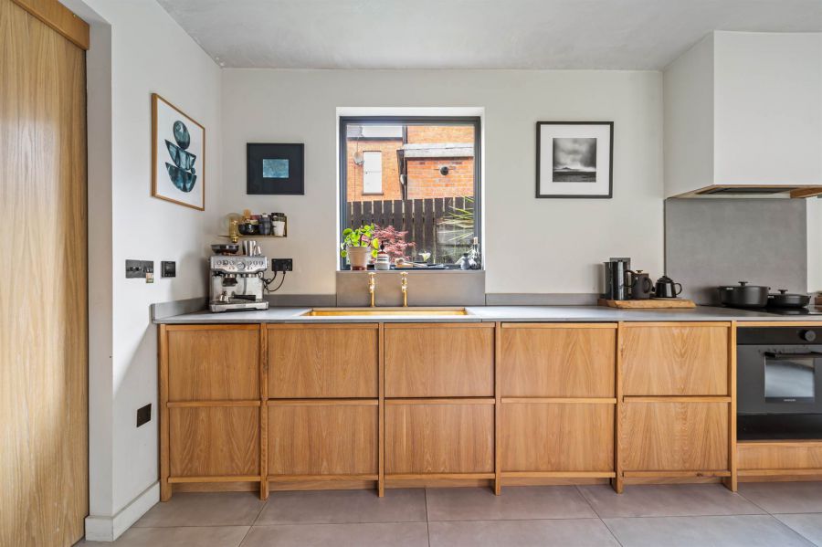 2 Sandford Avenue