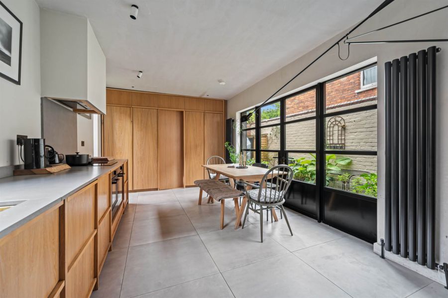 2 Sandford Avenue