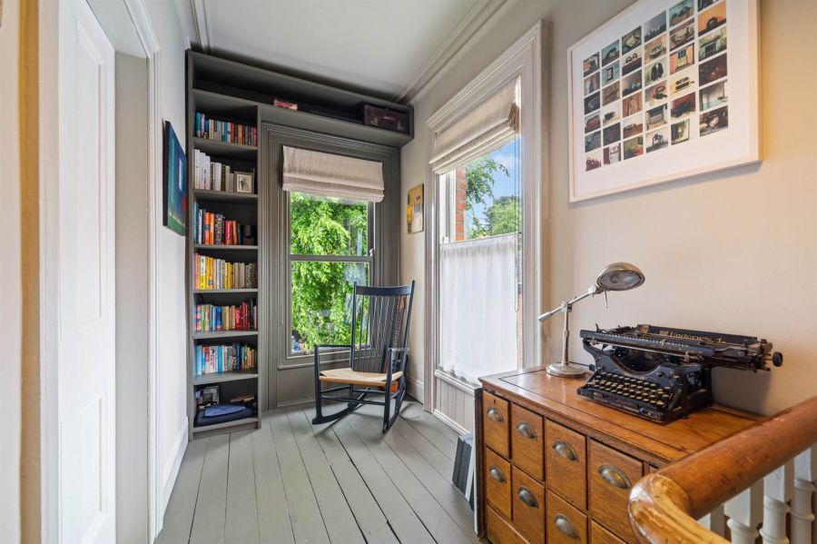 2 Sandford Avenue