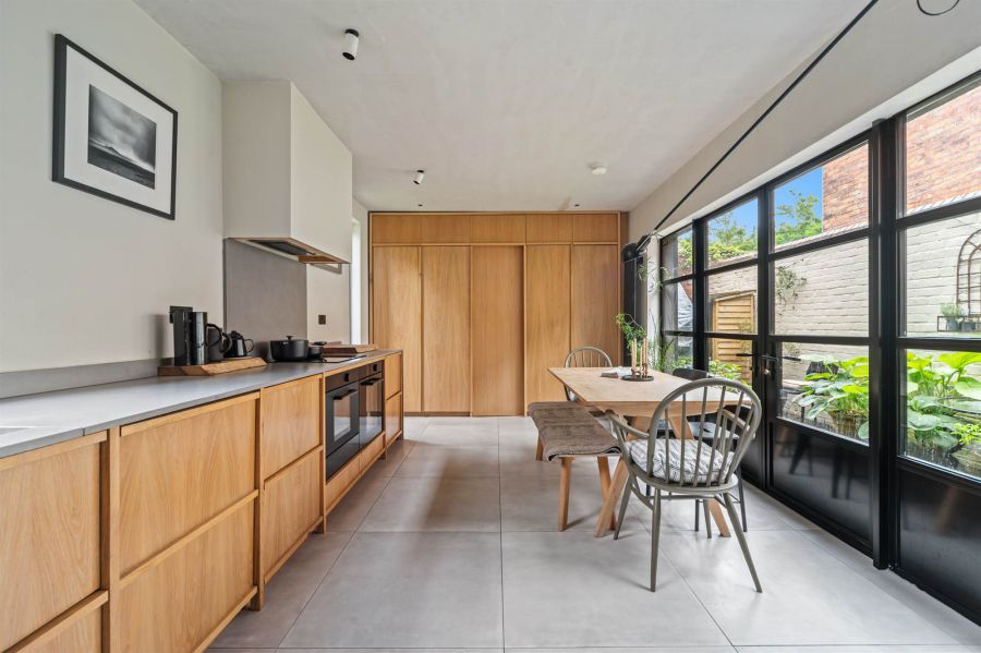 2 Sandford Avenue