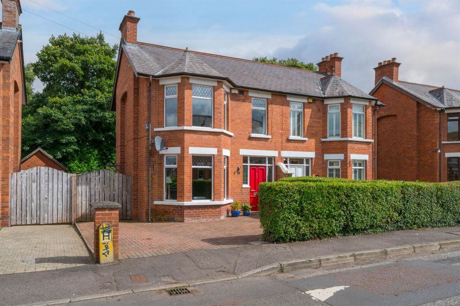 19 Sandhill Gardens