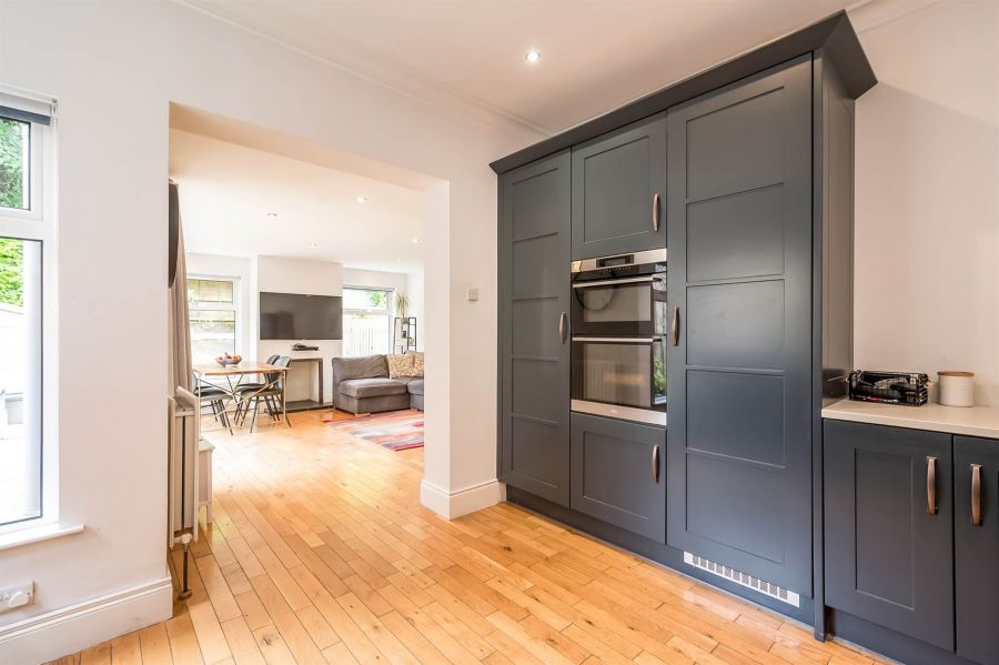 19 Sandhill Gardens