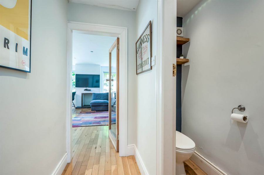 19 Sandhill Gardens