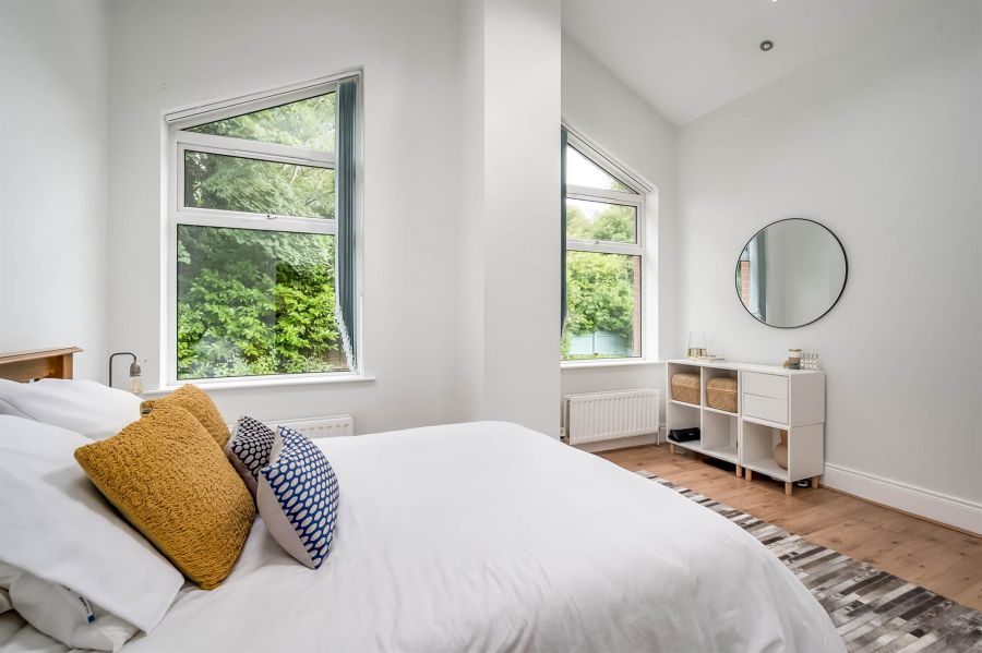 19 Sandhill Gardens
