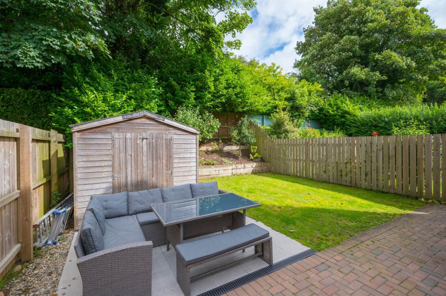 19 Sandhill Gardens