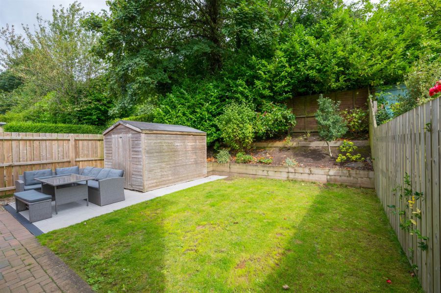 19 Sandhill Gardens