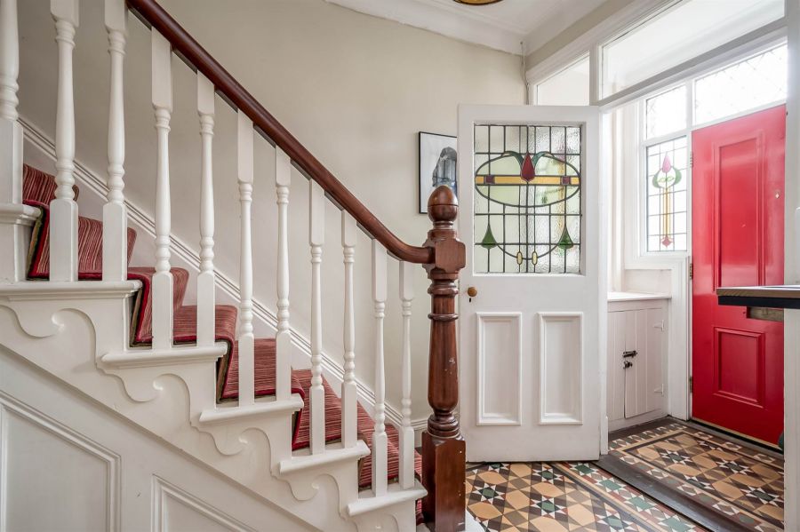19 Sandhill Gardens