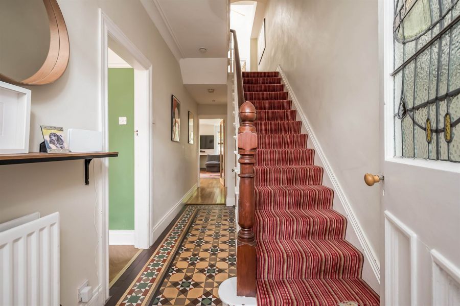19 Sandhill Gardens