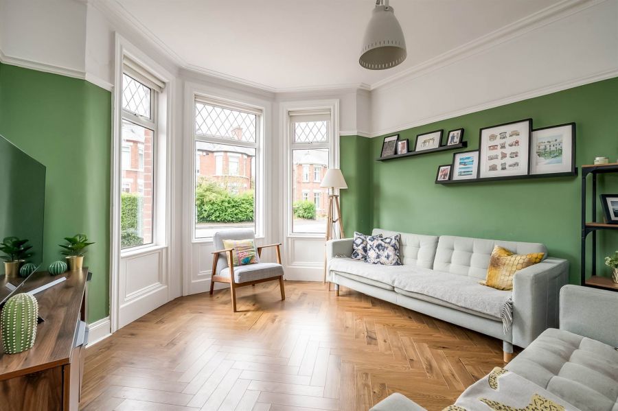19 Sandhill Gardens