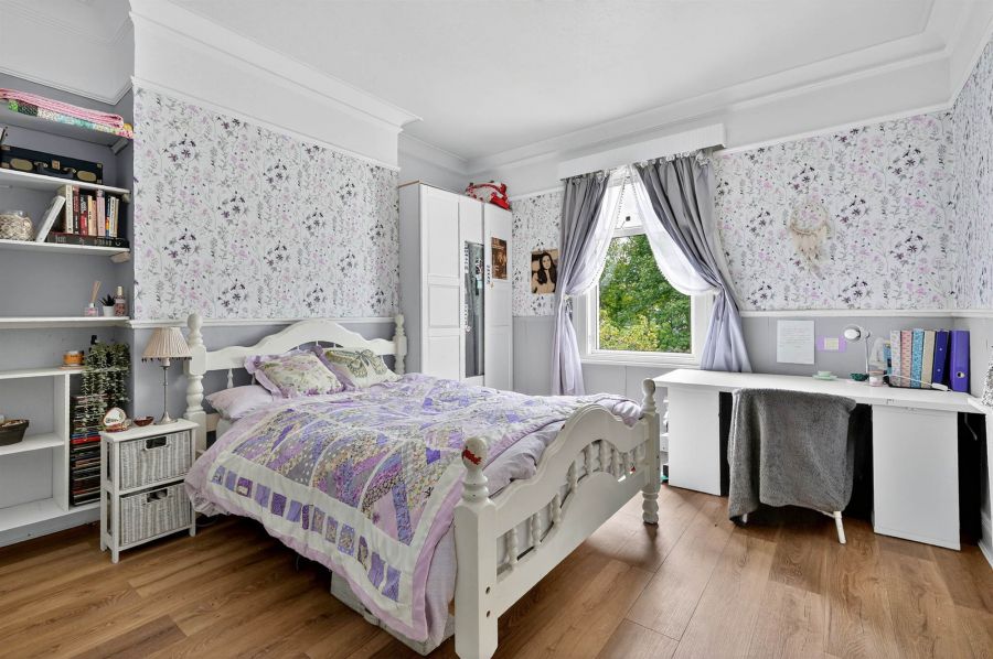24 Eastleigh Drive 24 Eastleigh Drive