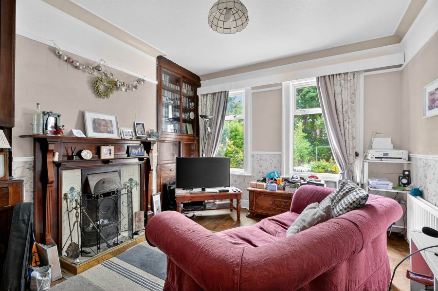 24 Eastleigh Drive