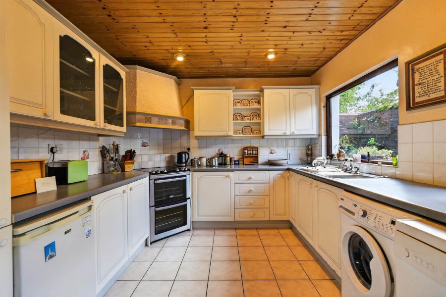 23 Eastleigh Drive