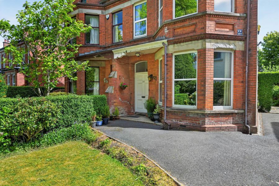 23 Eastleigh Drive