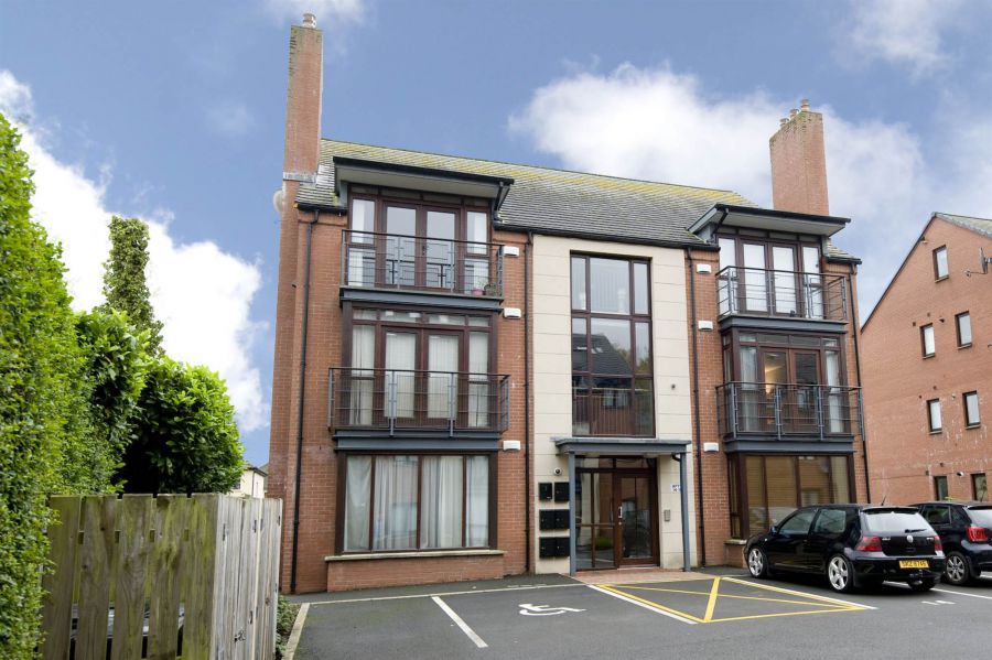 18 Castlehill Place