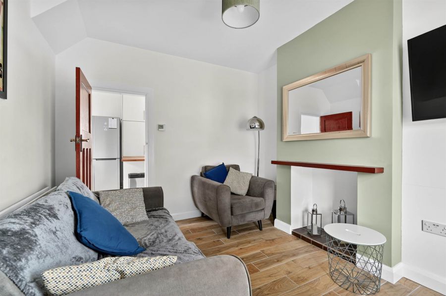 2 Dunraven Park