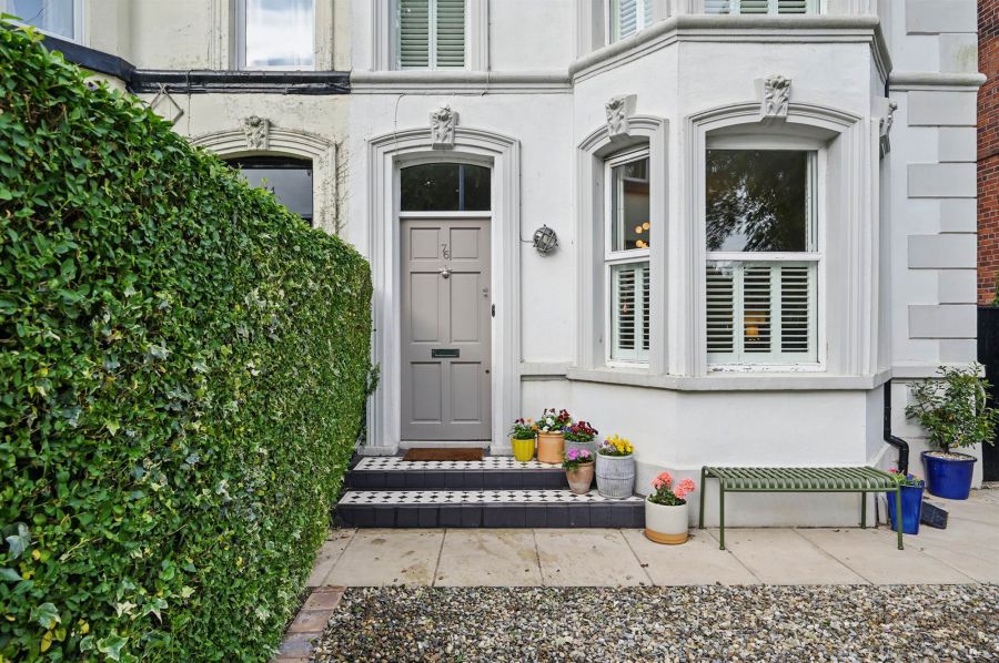 76 Earlswood Road