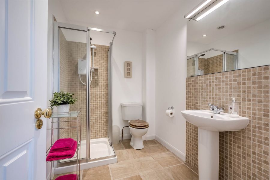 4 Strathearn Lane
