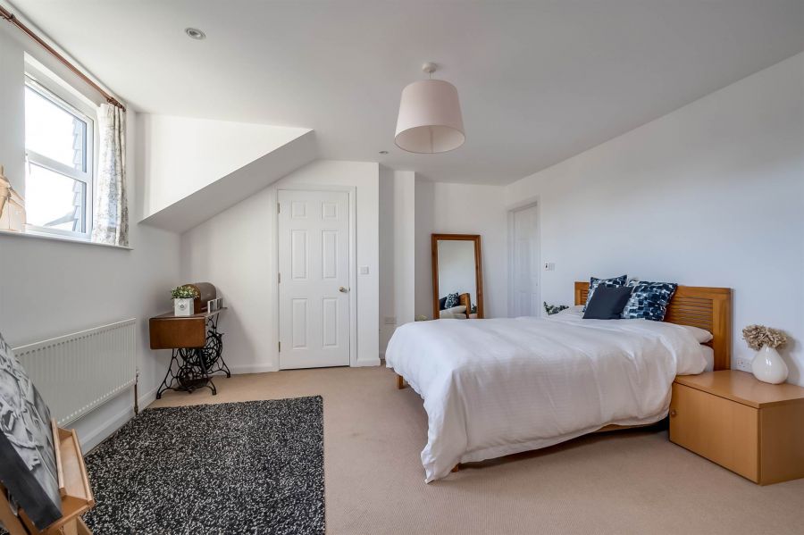 4 Strathearn Lane