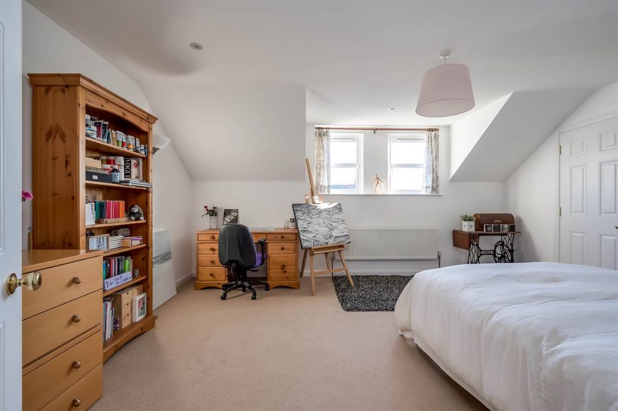 4 Strathearn Lane