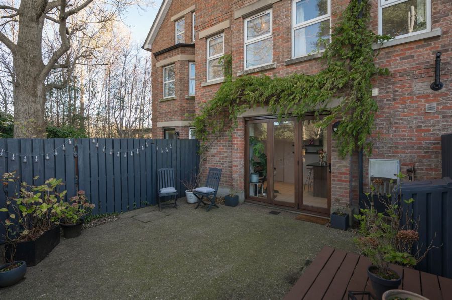 4 Strathearn Lane