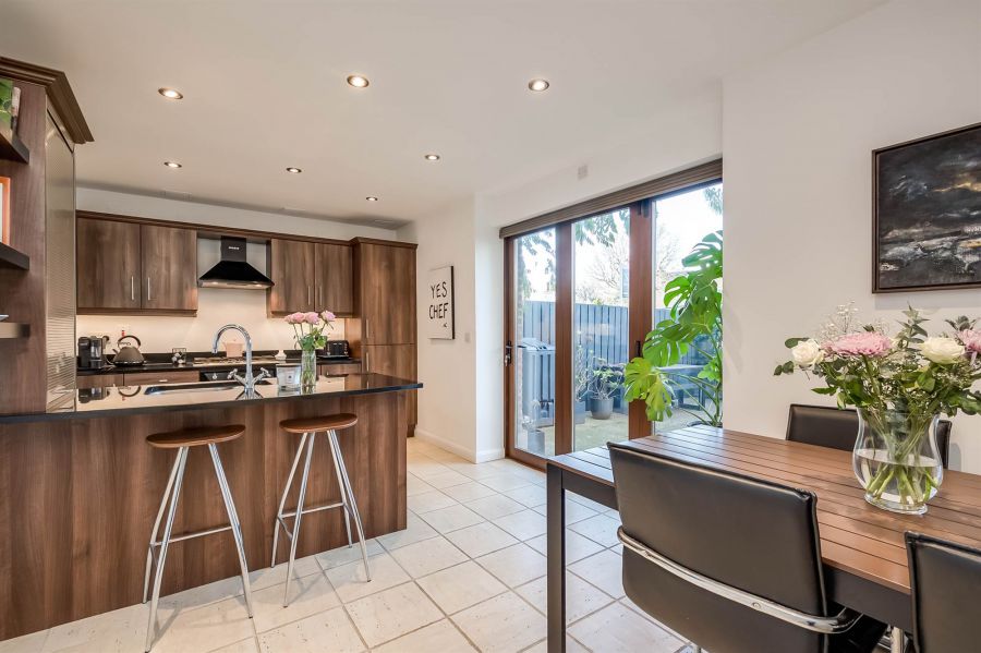 4 Strathearn Lane