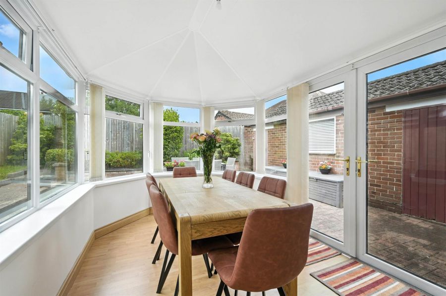 29 Kingsdale Park