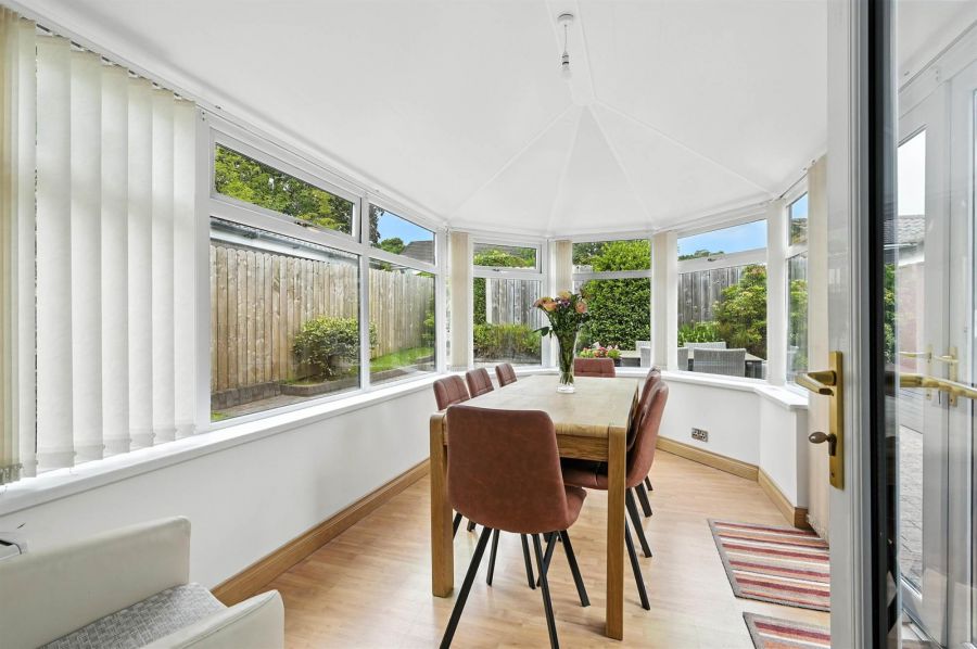 29 Kingsdale Park
