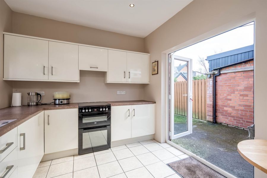 18 Knockhill Park