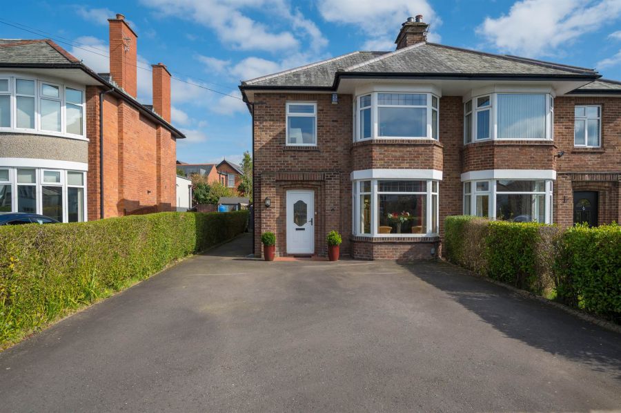 18 Knockhill Park