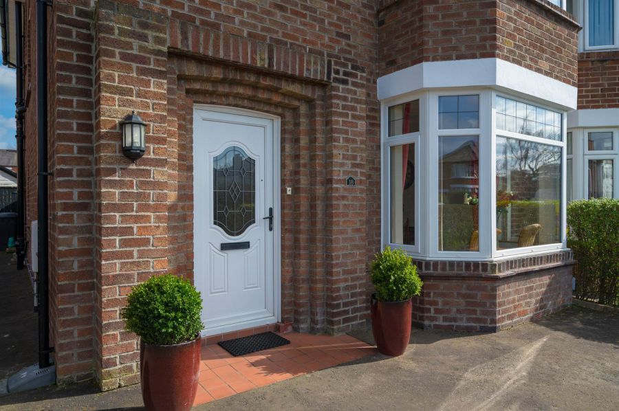 18 Knockhill Park