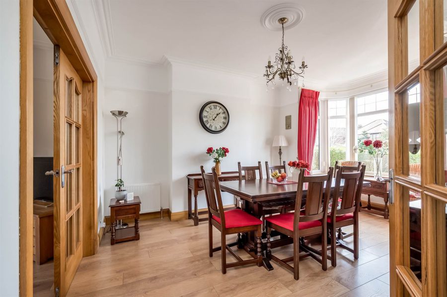 18 Knockhill Park