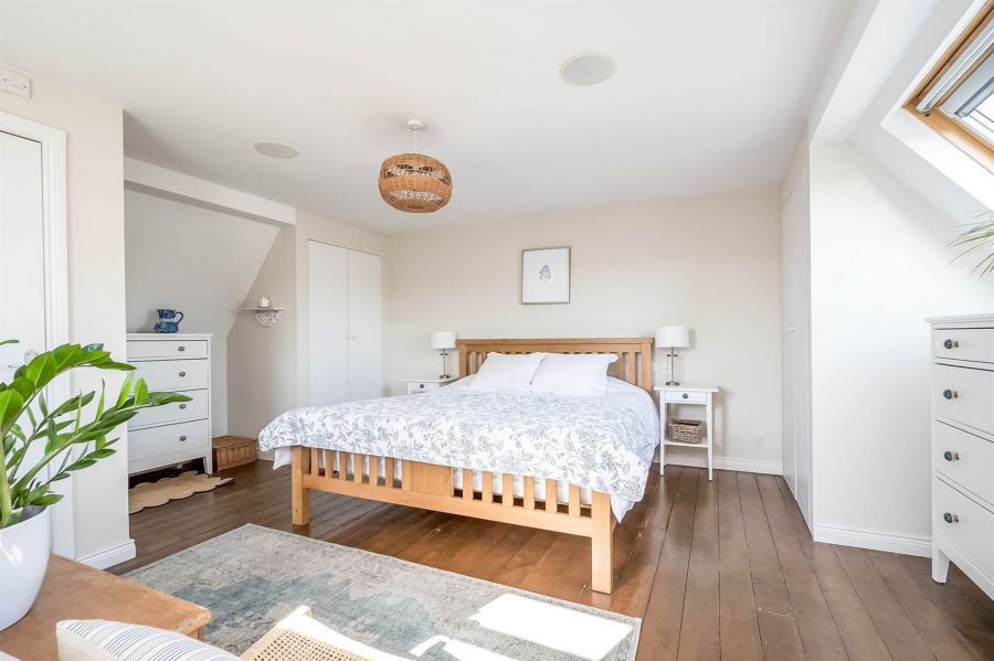 66 Kirkliston Park