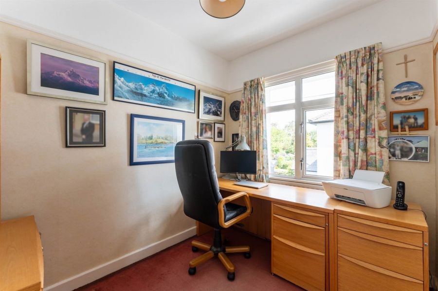 30 Hawthornden Road