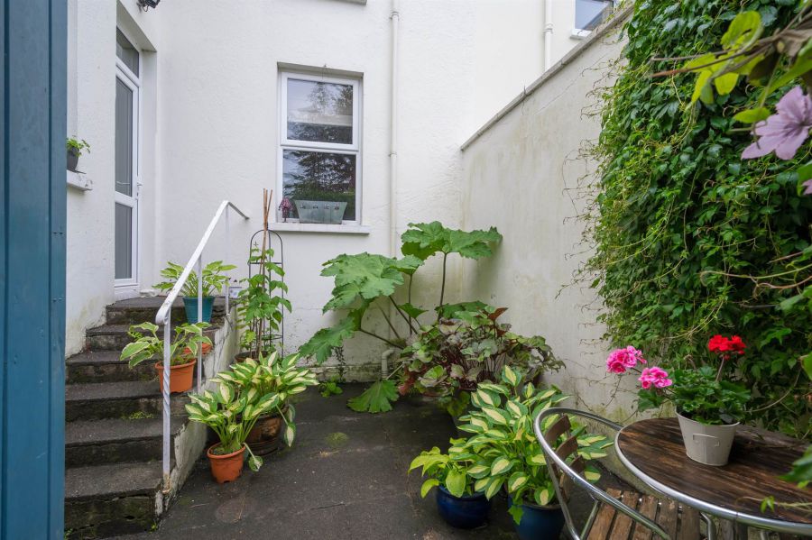 Rosendale, 9 Holland Park