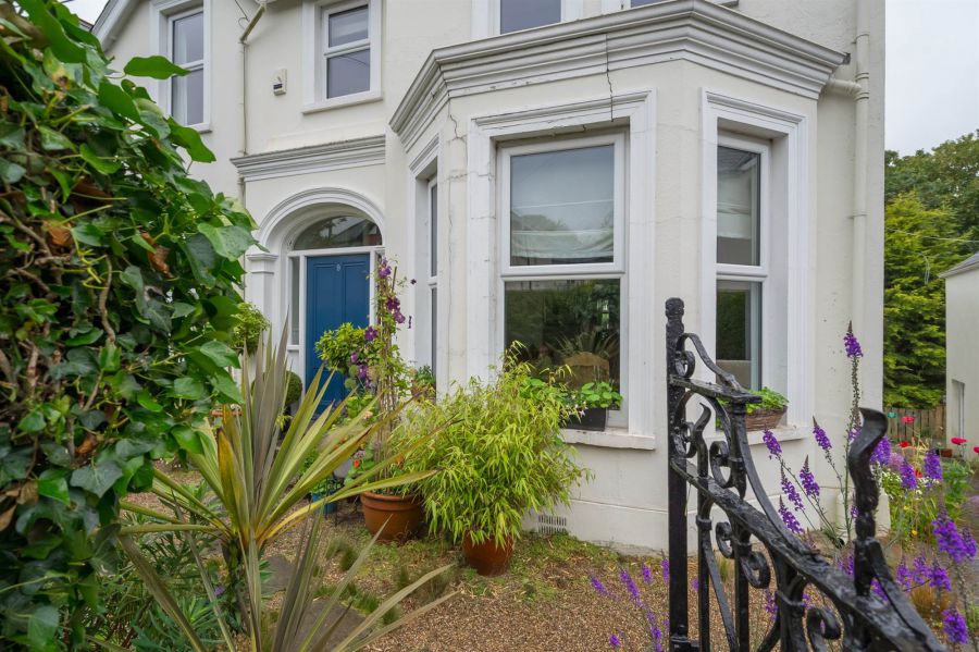 Rosendale, 9 Holland Park
