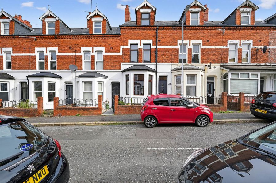 18 Cheviot Avenue, Ballyhackamore, Belfast, BT4 3AH