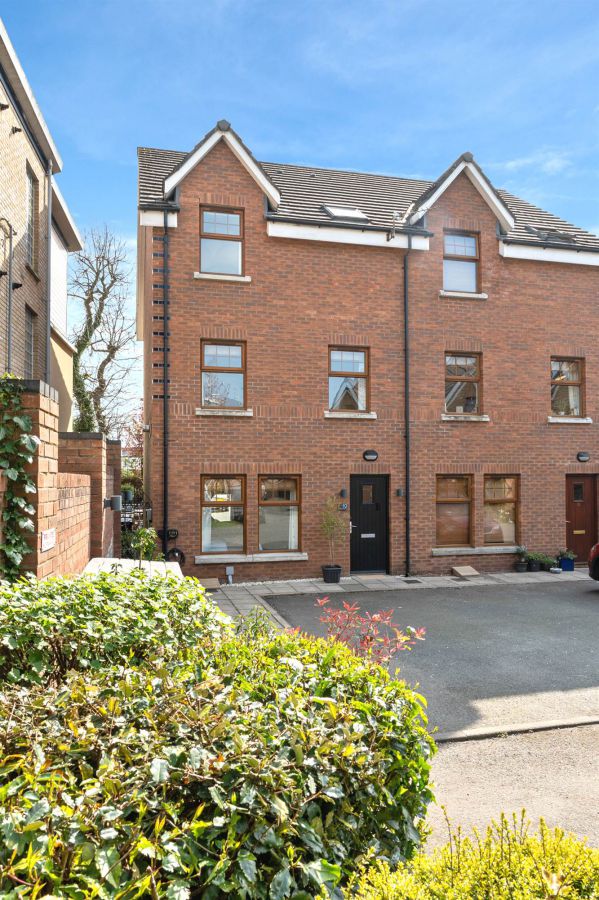10 Ormiston Square