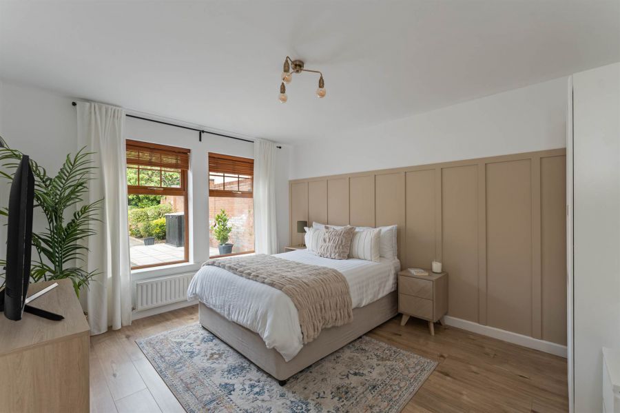 10 Ormiston Square