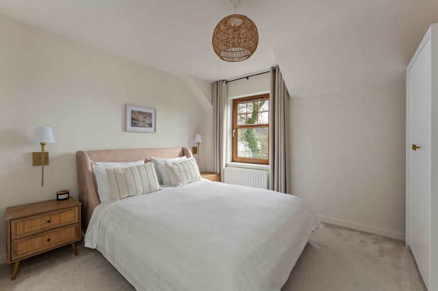 10 Ormiston Square