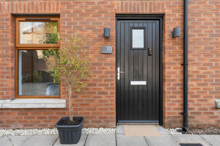 10 Ormiston Square