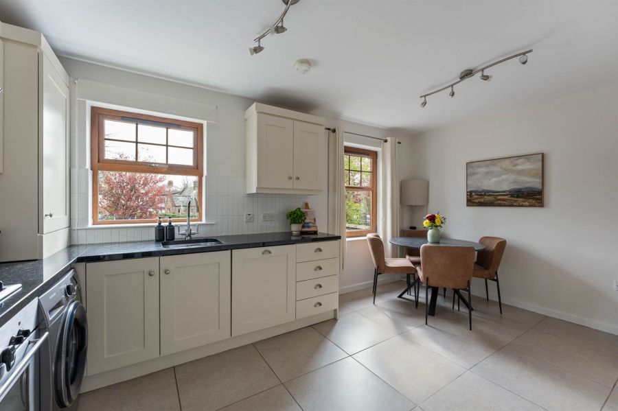 10 Ormiston Square