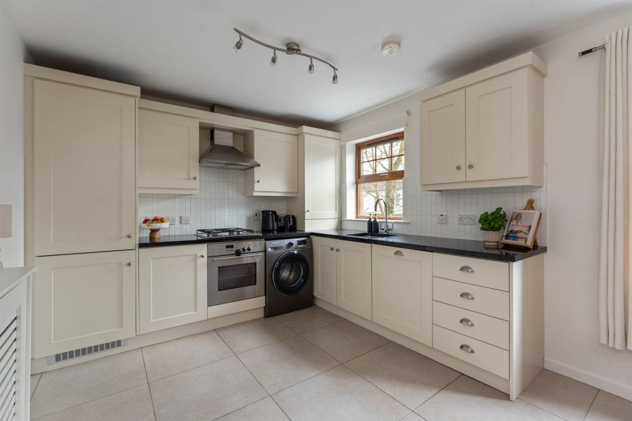 10 Ormiston Square