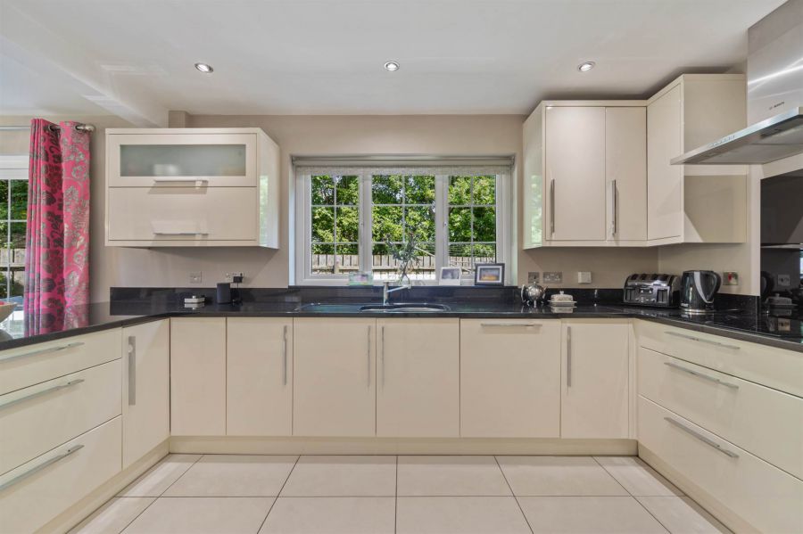 5 Campbell Chase