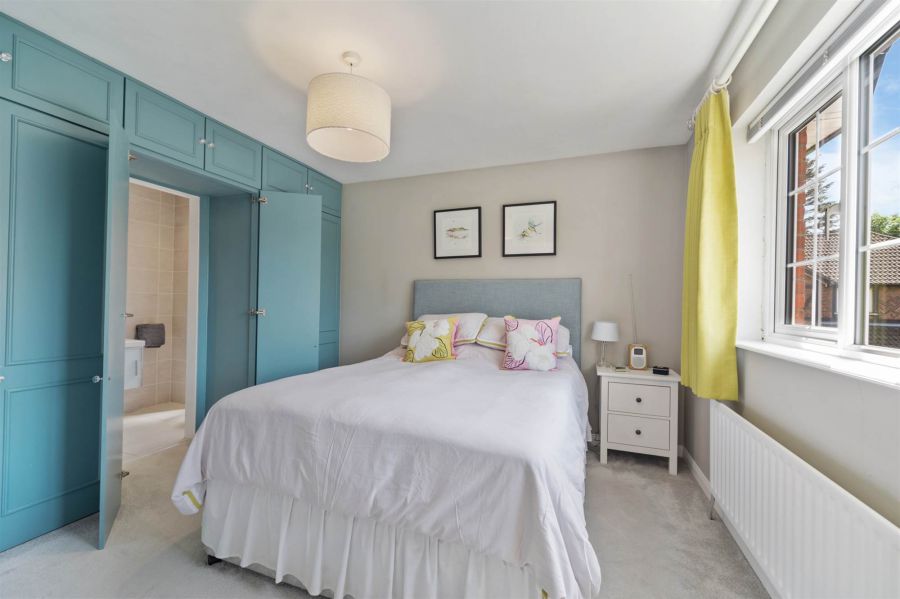 5 Campbell Chase